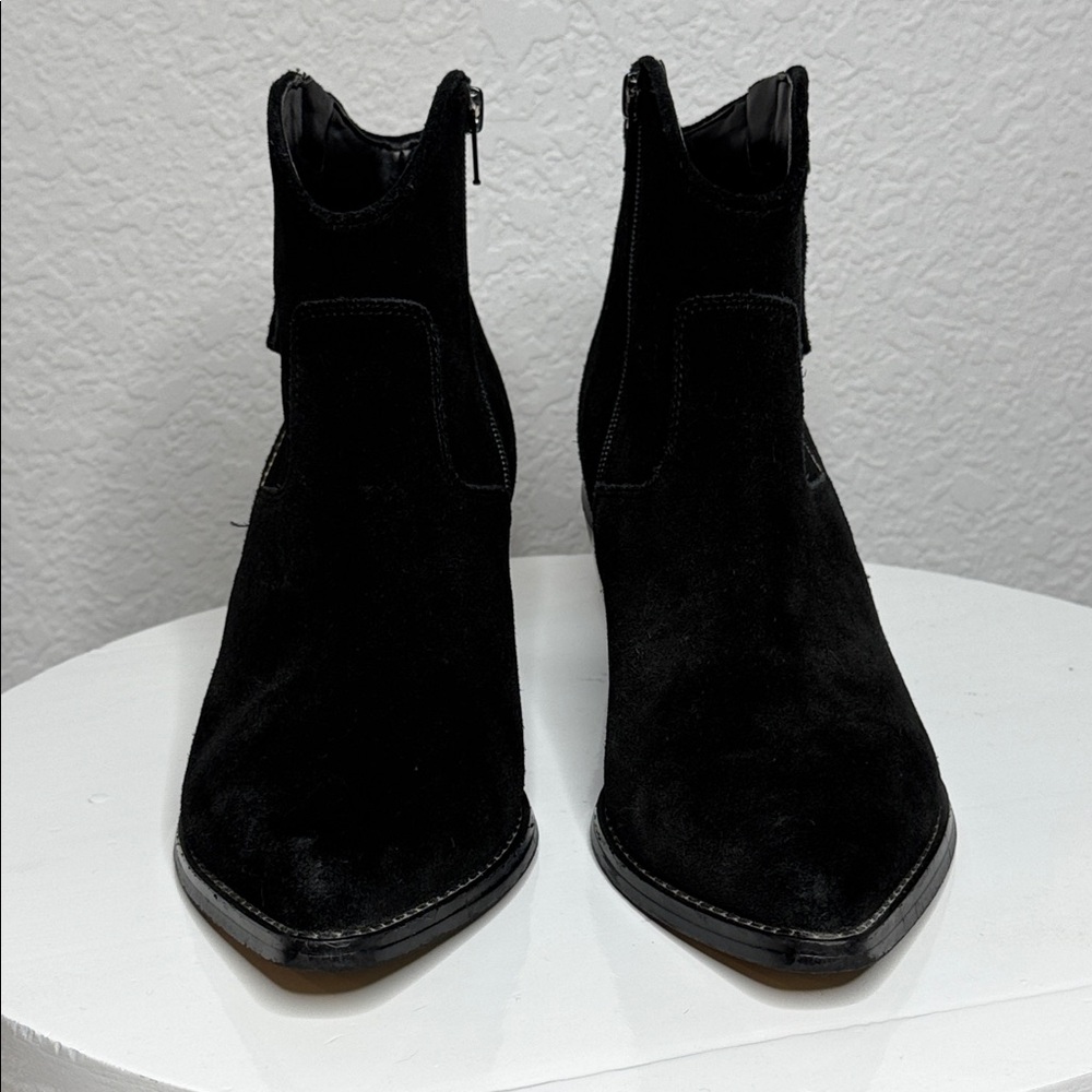GUESS BLACK SUEDE NALONEY ZIPPER ACCENT WESTERN HEELED ANKLE BOOTS - Picture 3 of 15